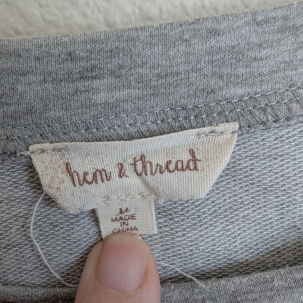 Hem and Thread Gray Ruffled Top Size M - Picture 3 of 3
